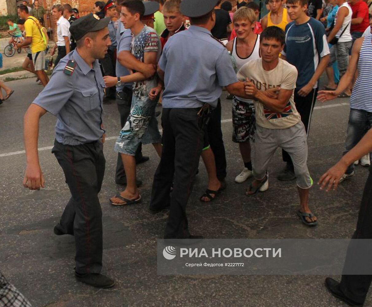 Новости пугачев сегодня последние свежие события. Конфликт в Пугачеве. Межнациональный конфликт в Пугачеве. Беспорядки в Пугачеве.