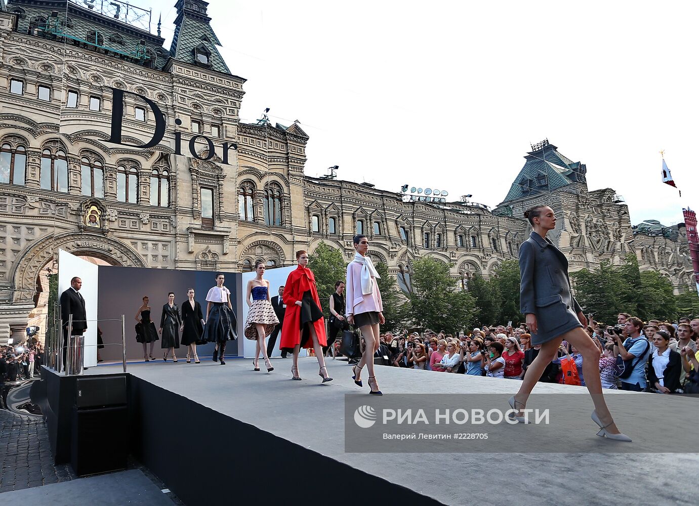 Показ модного дома Dior на Красной площади