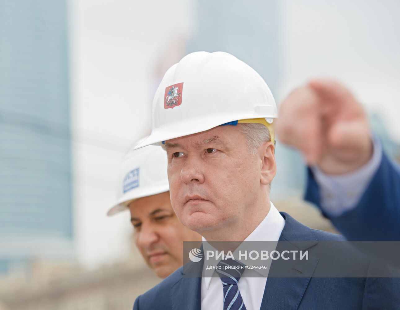 С.Собянин осмотрел строительство развязки на Кутузовском