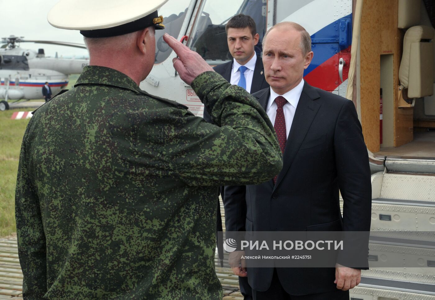 В.Путин ознакомился с ходом военных учений в Восточном ВО