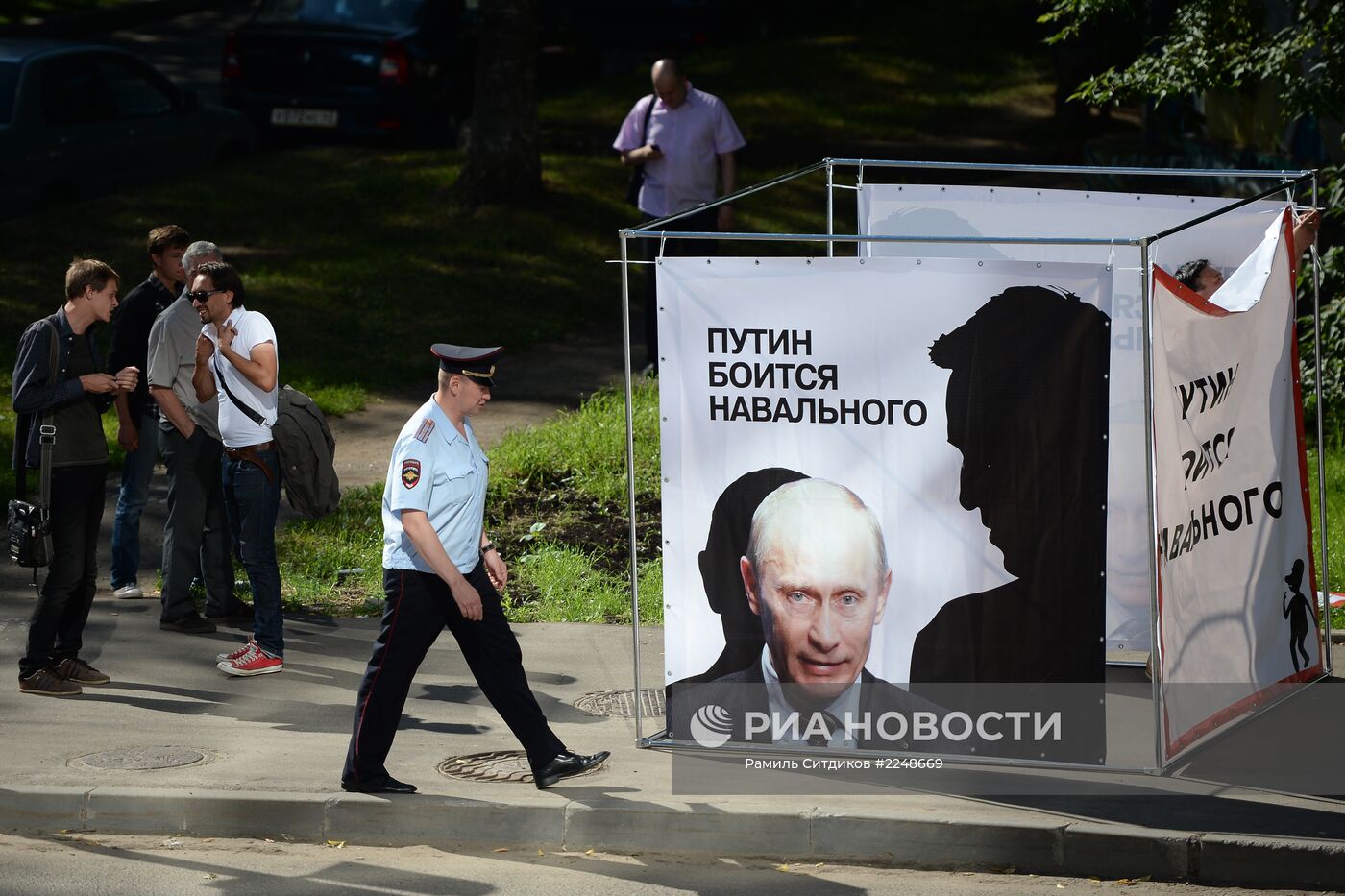 Суд Навального и Офицерова об освобождении из-под стражи