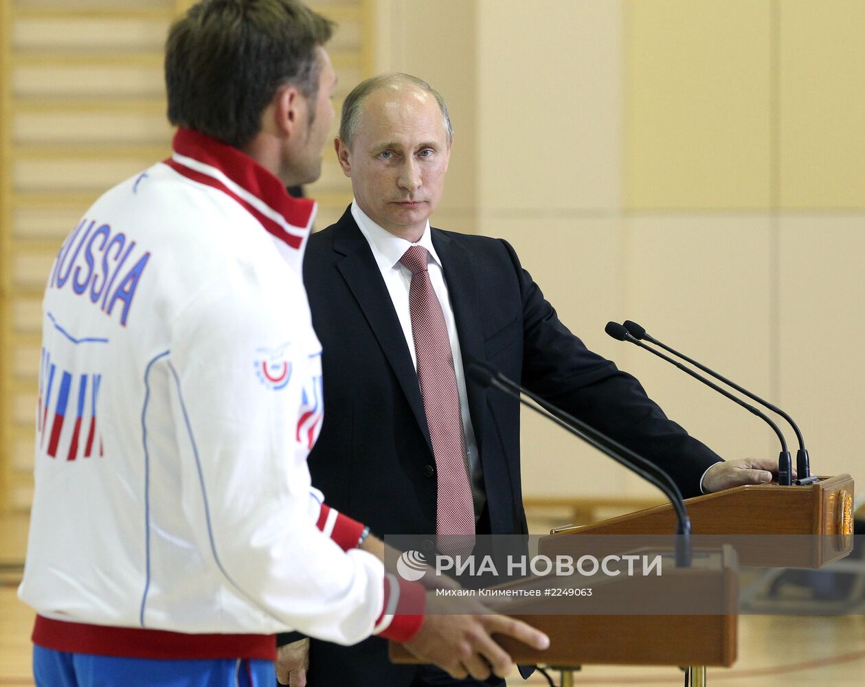 В.Путин встретился с призерами XXVII универсиады в Казани