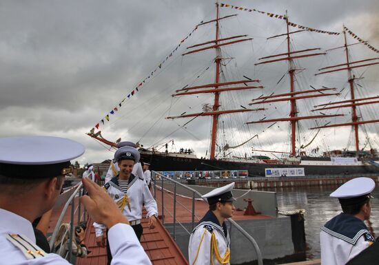 Прибытие парусника "Седов" в Санкт-Петербург