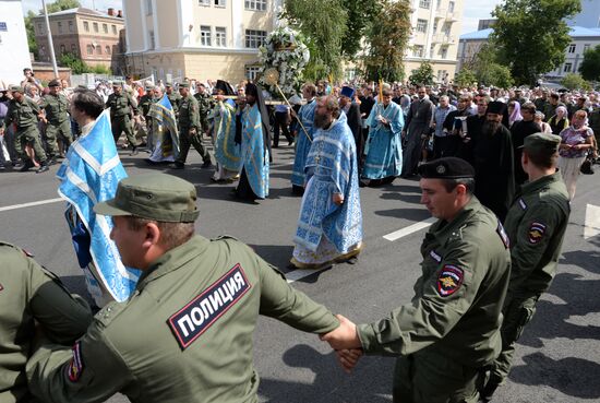 Крестный ход в день праздника Казанской иконы Богоматери