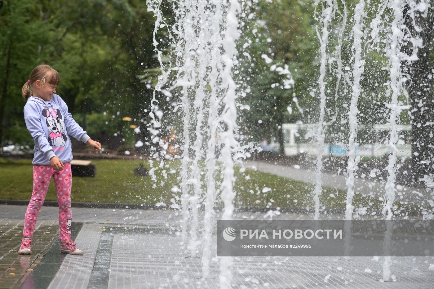 Открытие "сухого" фонтана в Москве