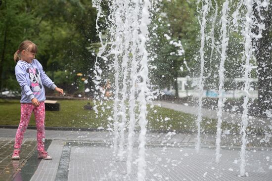 Открытие "сухого" фонтана в Москве