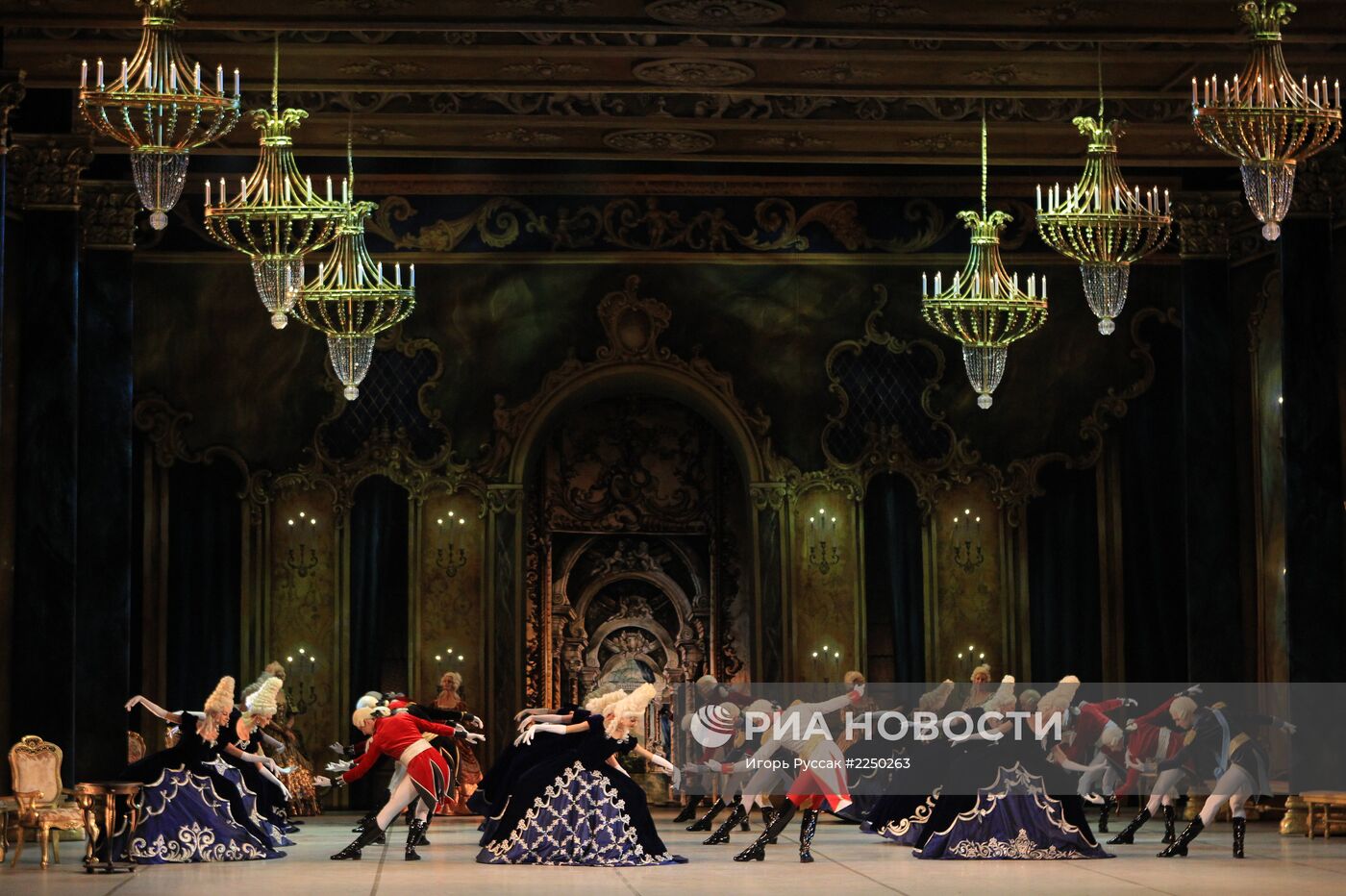 Генеральная репетиция балета "Пламя Парижа"