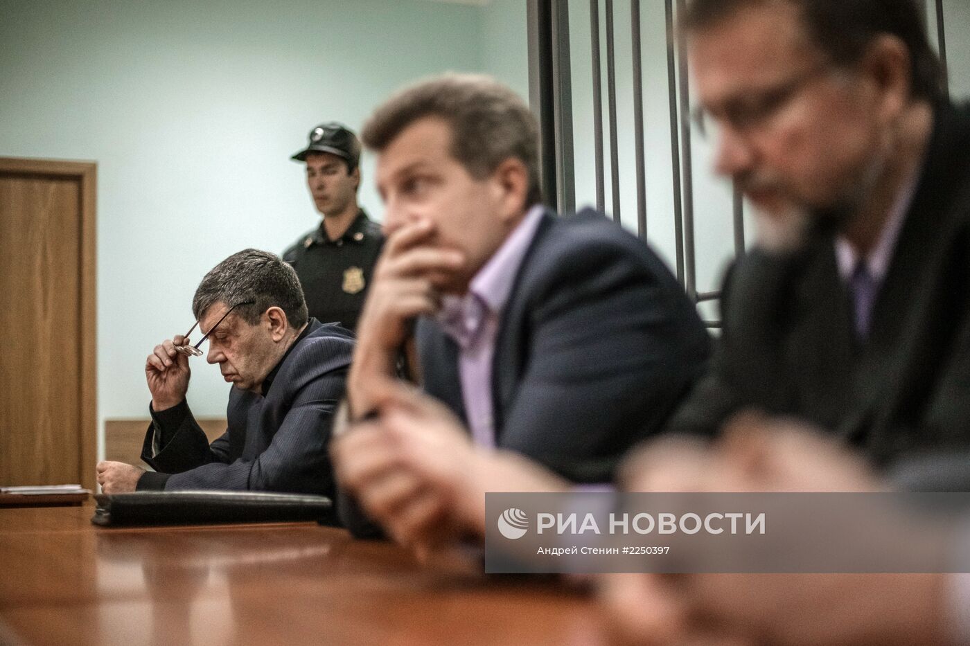 Оглашение приговора экс-губернатору Вячеславу Дудке