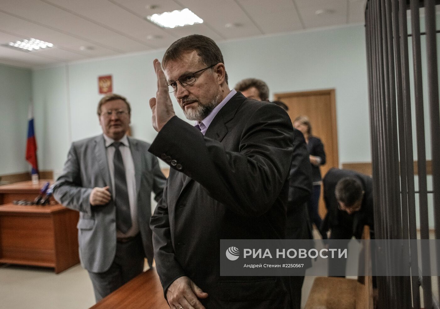 Оглашение приговора экс-губернатору Вячеславу Дудке
