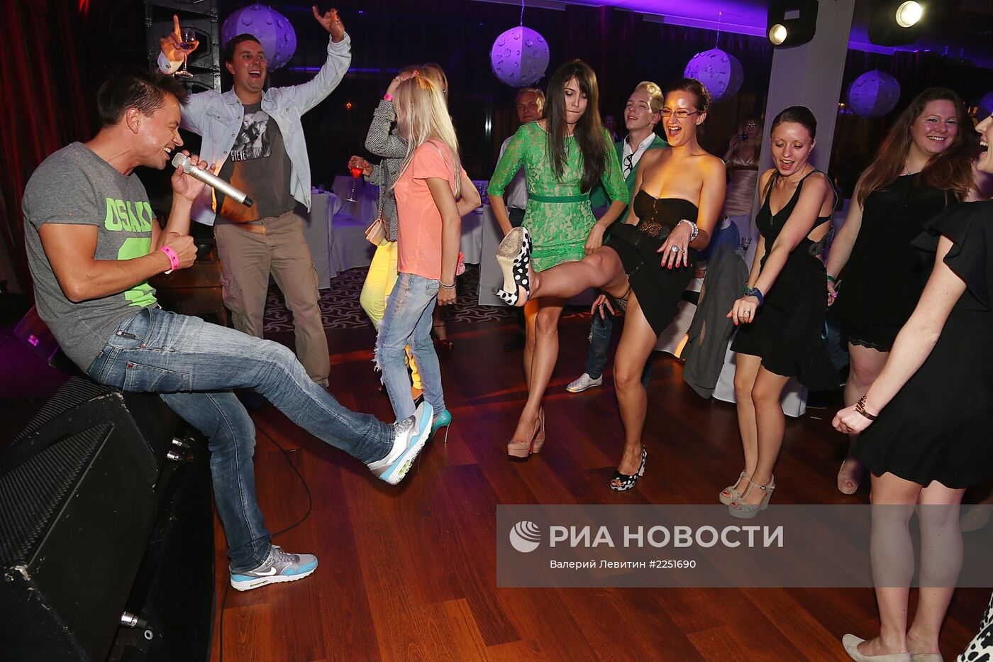 Вечеринка в честь открытия конкурса "Новая волна 2013"