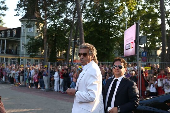 Первый конкурсный день "Новая волна-2013"