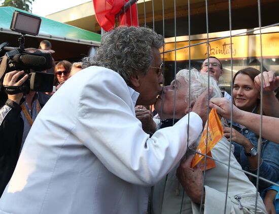 Первый конкурсный день "Новая волна-2013"