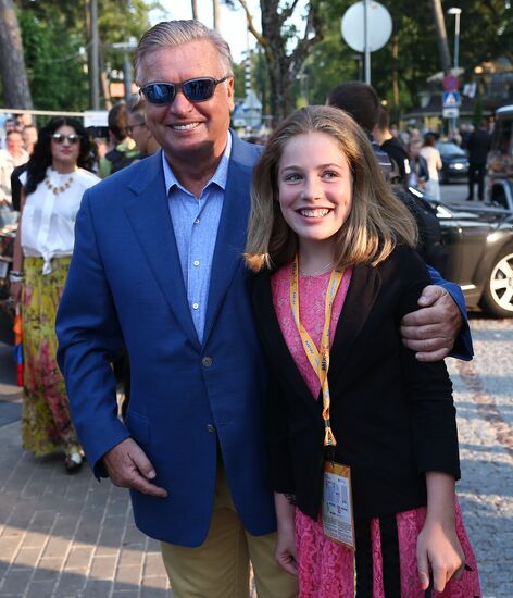 Первый конкурсный день "Новая волна-2013"