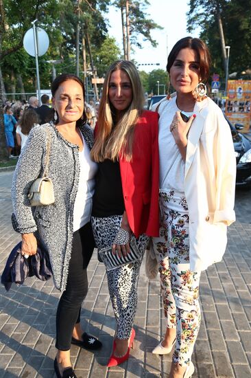 Первый конкурсный день "Новая волна-2013"