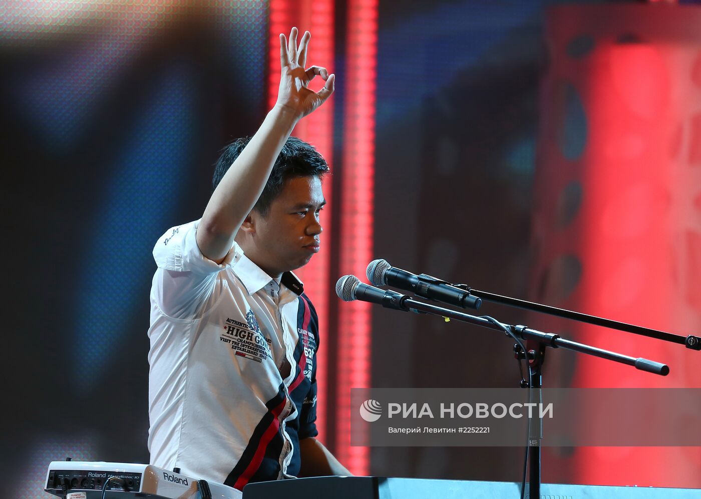 Первый конкурсный день "Новая волна-2013"