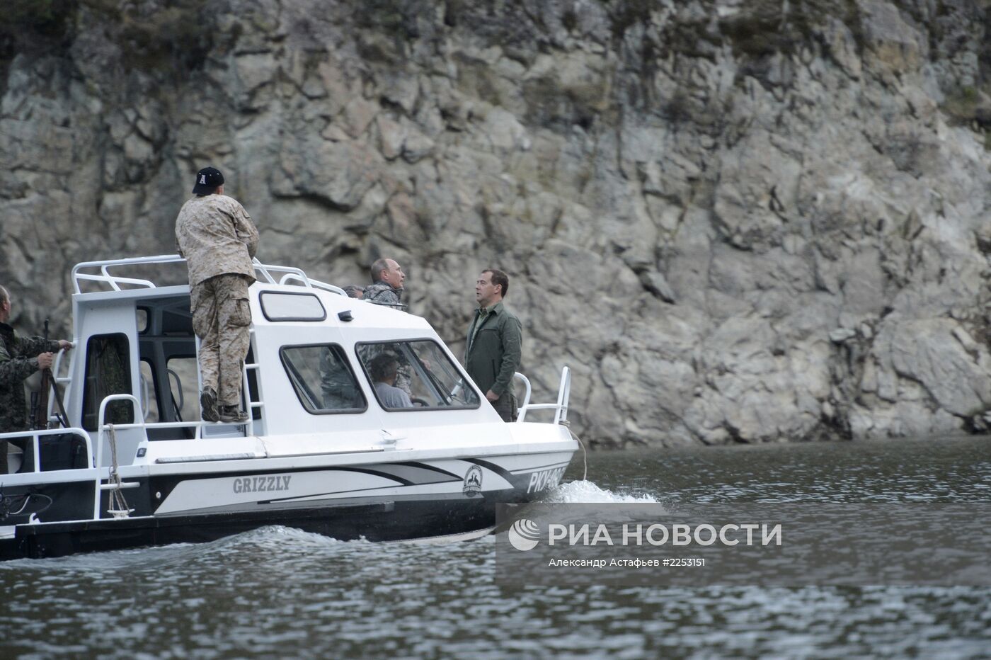 В. Путин и Д. Медведев на отдыхе