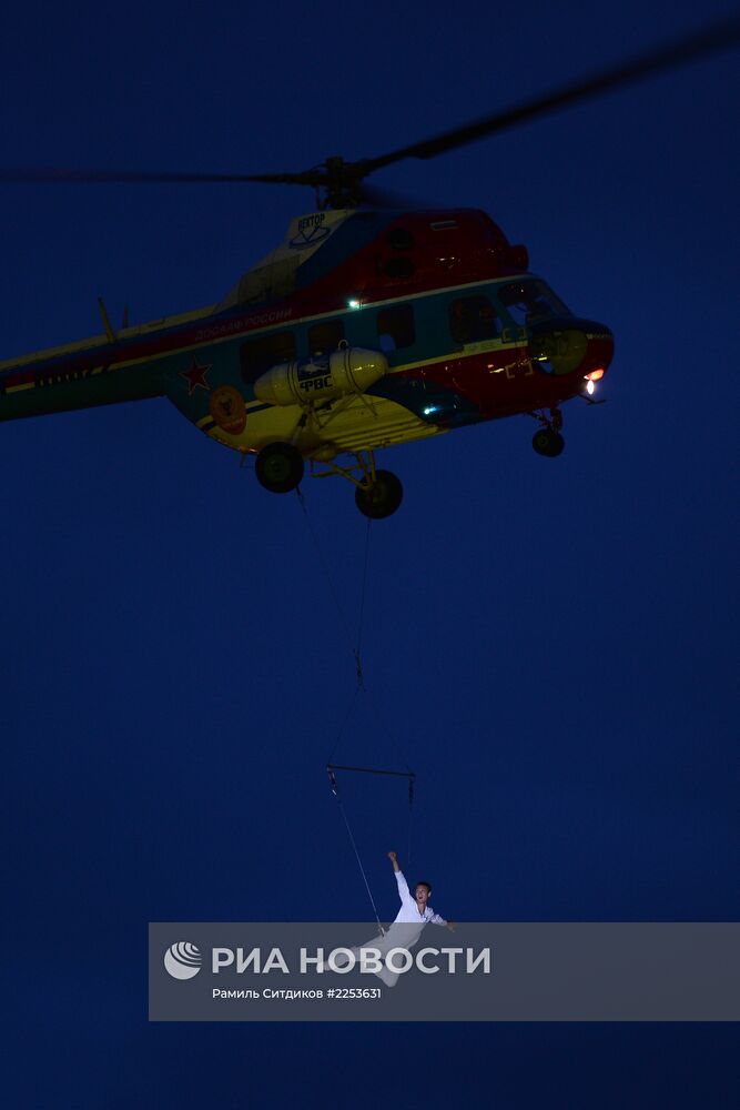 Первое вертолетное шоу "Ночная Москва" в Крокус Экспо