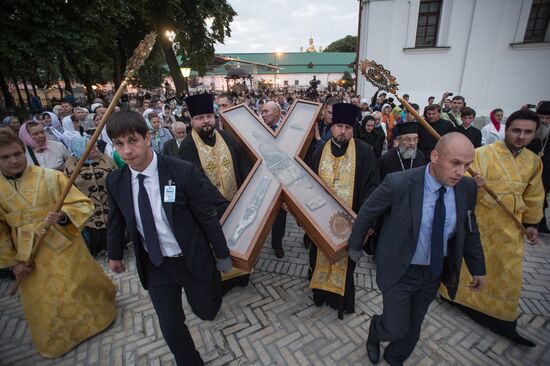 Крест Андрея Первозванного доставлен в Киево-Печерскую лавру