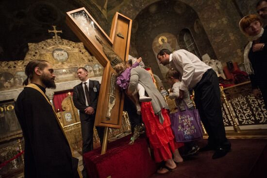 Крест Андрея Первозванного доставлен в Киево-Печерскую лавру