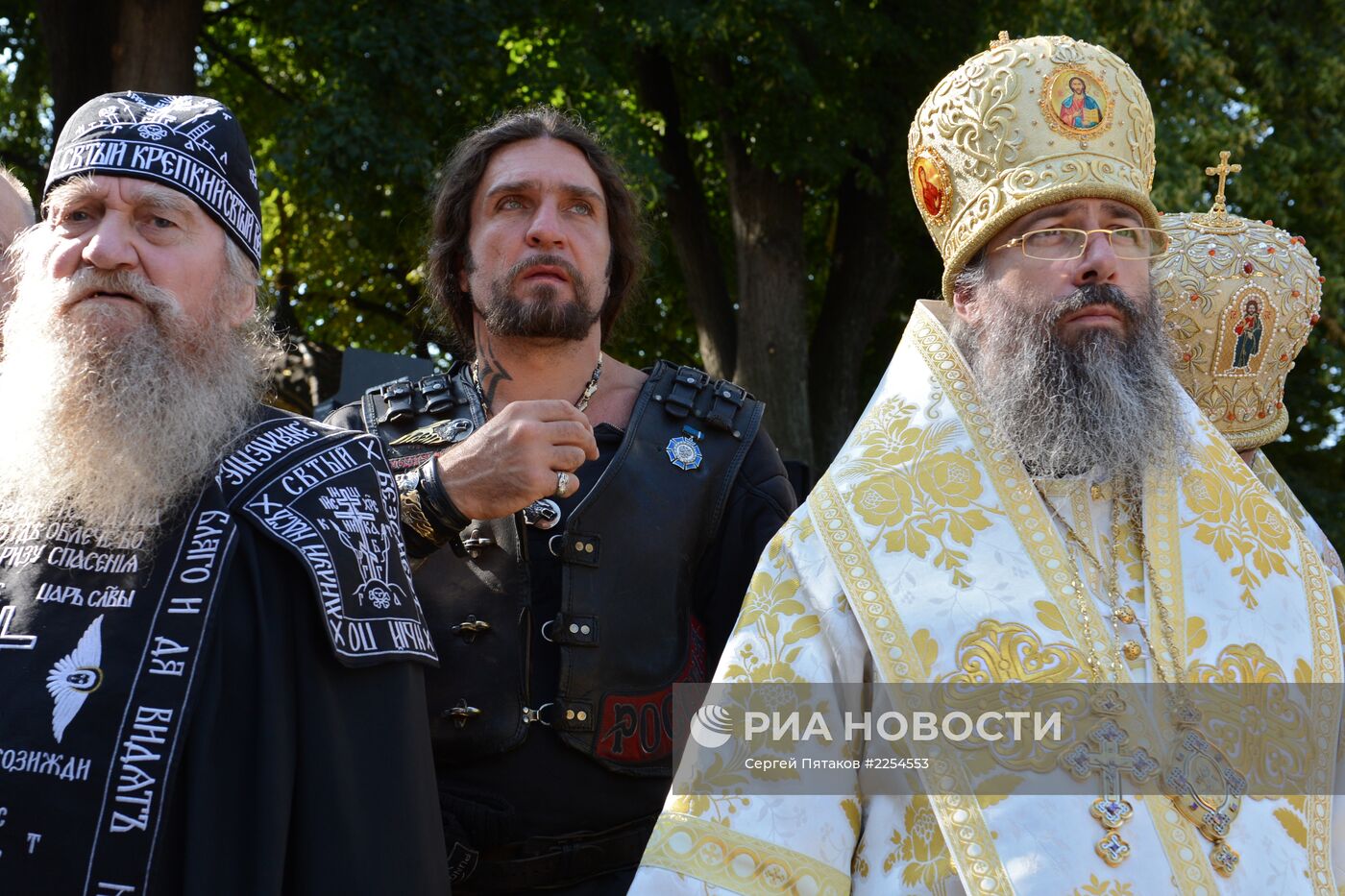 Божественная литургия на Соборной площади Киево-Печерской Лавры