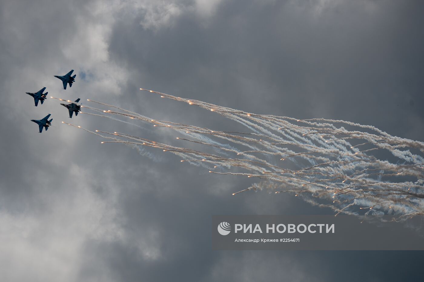 Авиационный праздник "Связь поколений" на аэродроме "Мочище"