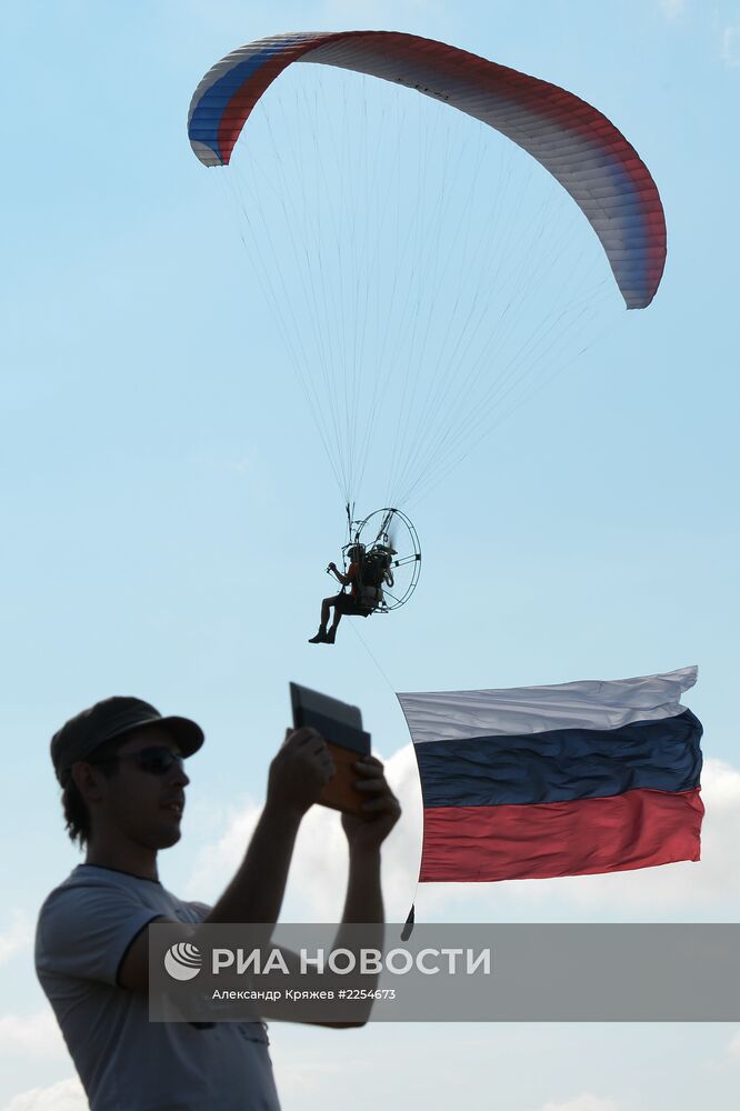 Авиационный праздник "Связь поколений" на аэродроме "Мочище"