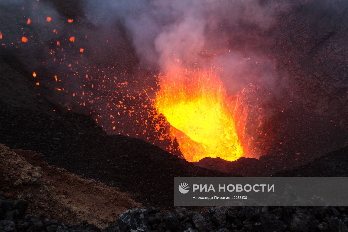 Извержение вулкана Толбачик на Камчатке