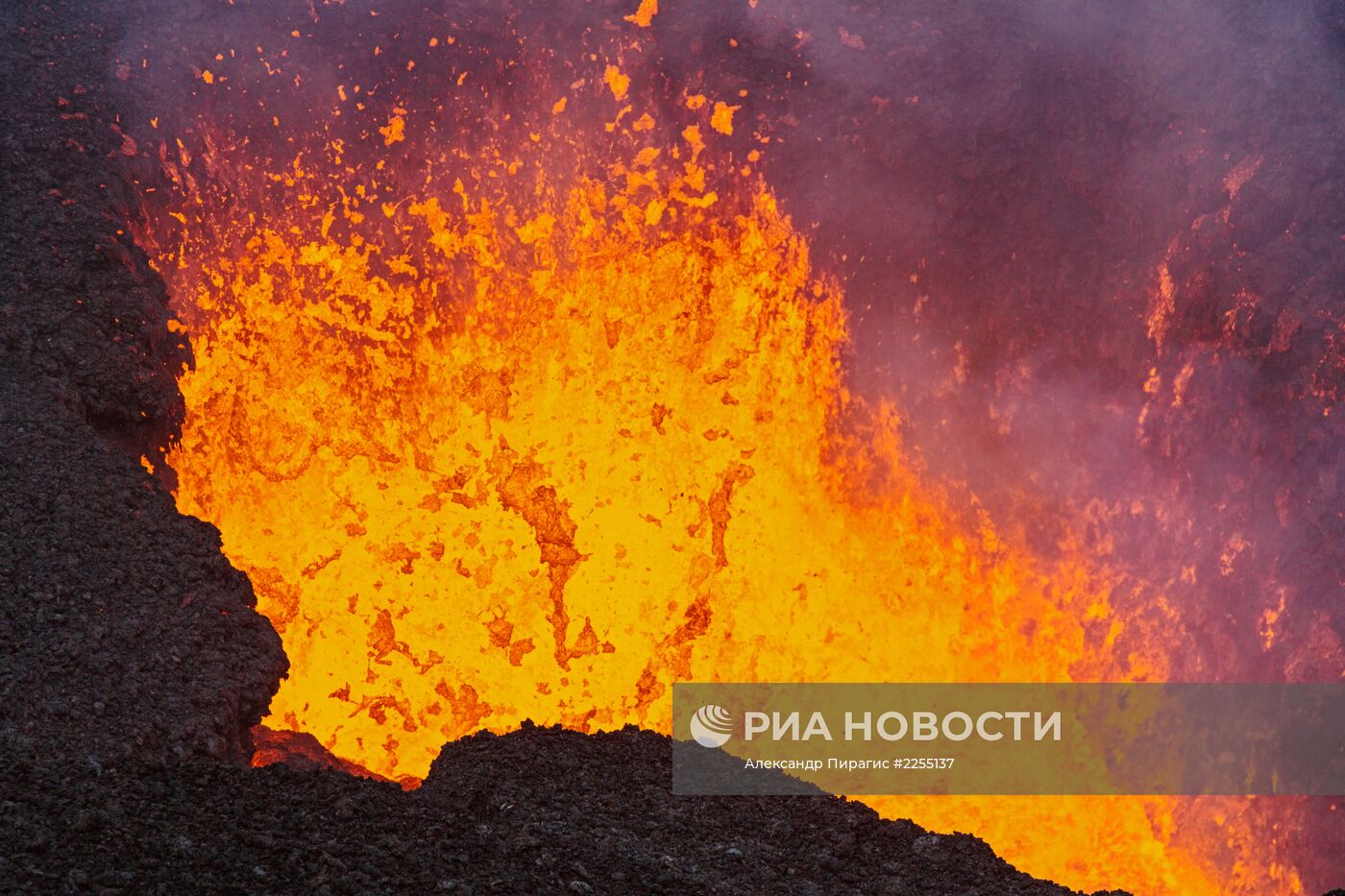 Извержение вулкана Толбачик на Камчатке