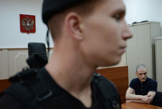 Рассмотрение вопроса о продлении домашнего ареста С. Удальцову