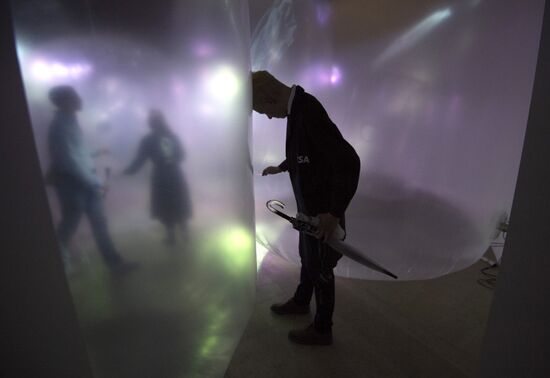 Открытие выставки Lexus Hybrid Art в ЦВЗ "Манеж"