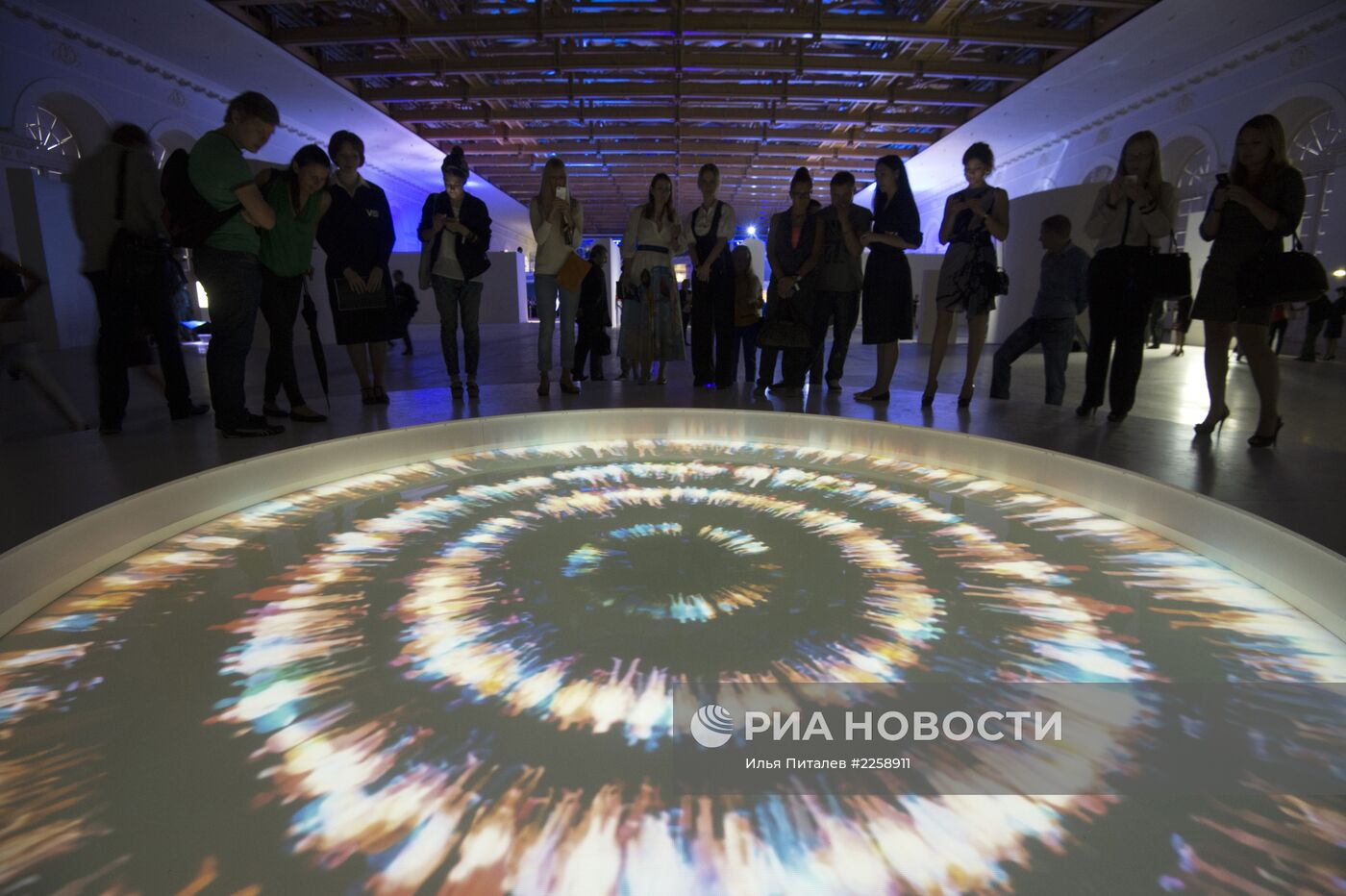 Открытие выставки Lexus Hybrid Art в ЦВЗ "Манеж"