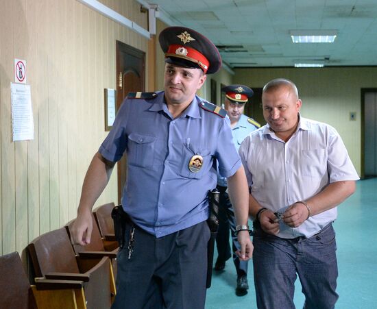 Арест бывших полицейских Владимира Черезова и Юрия Лунькова