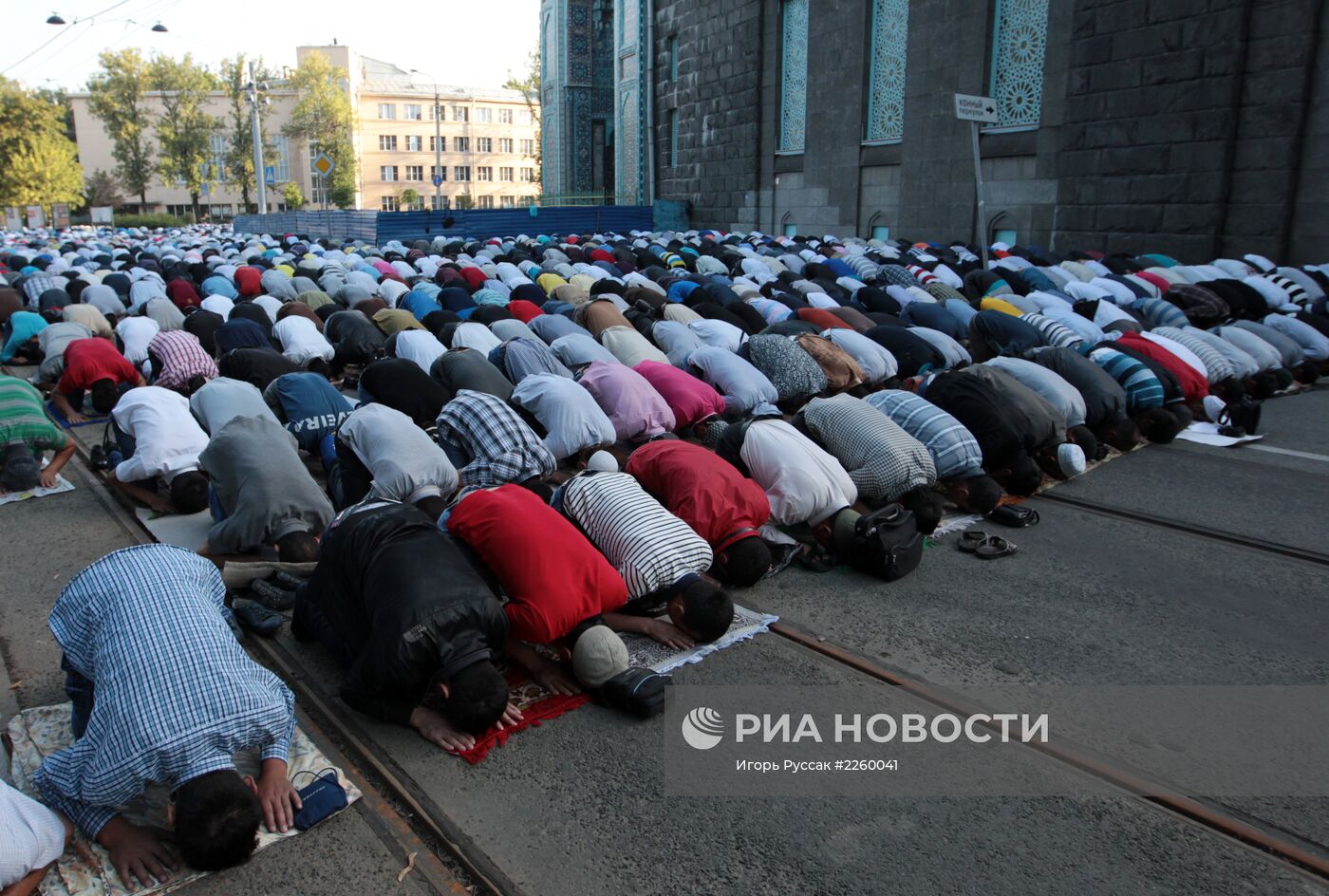 Празднование Ураза-байрама в Санкт-Петербурге