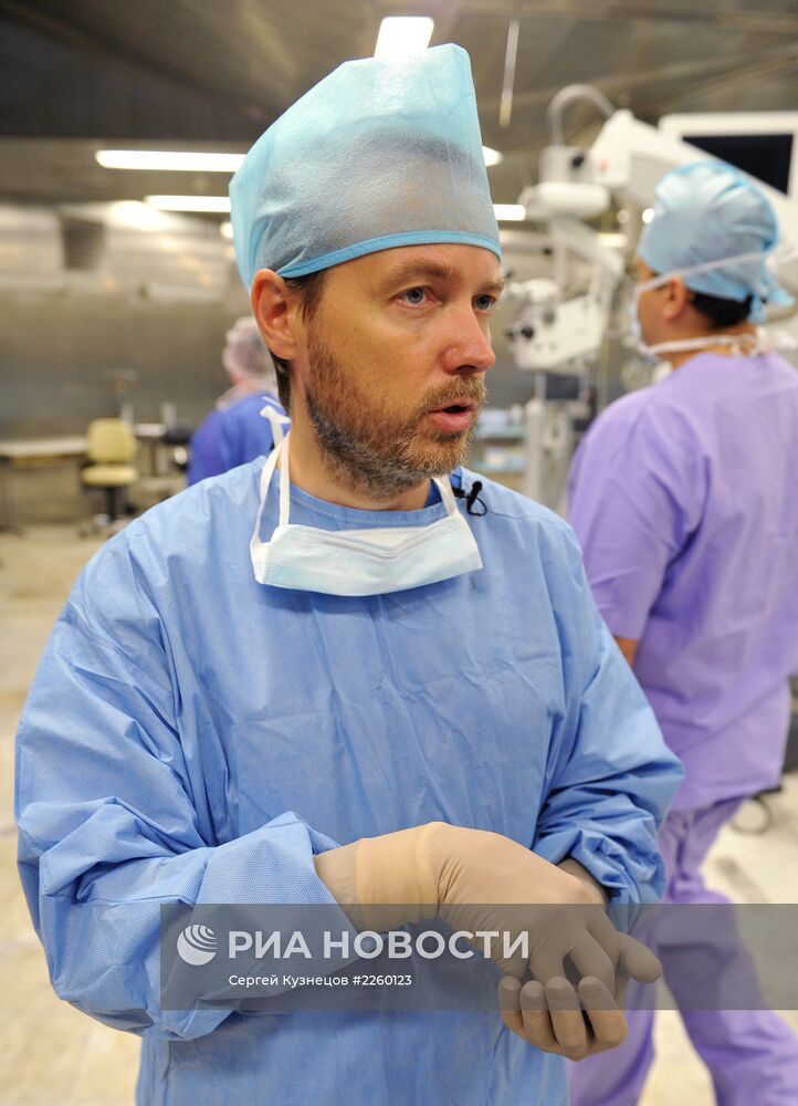 Операция по удалению катаракты в МНТК "Микрохирургия глаза"