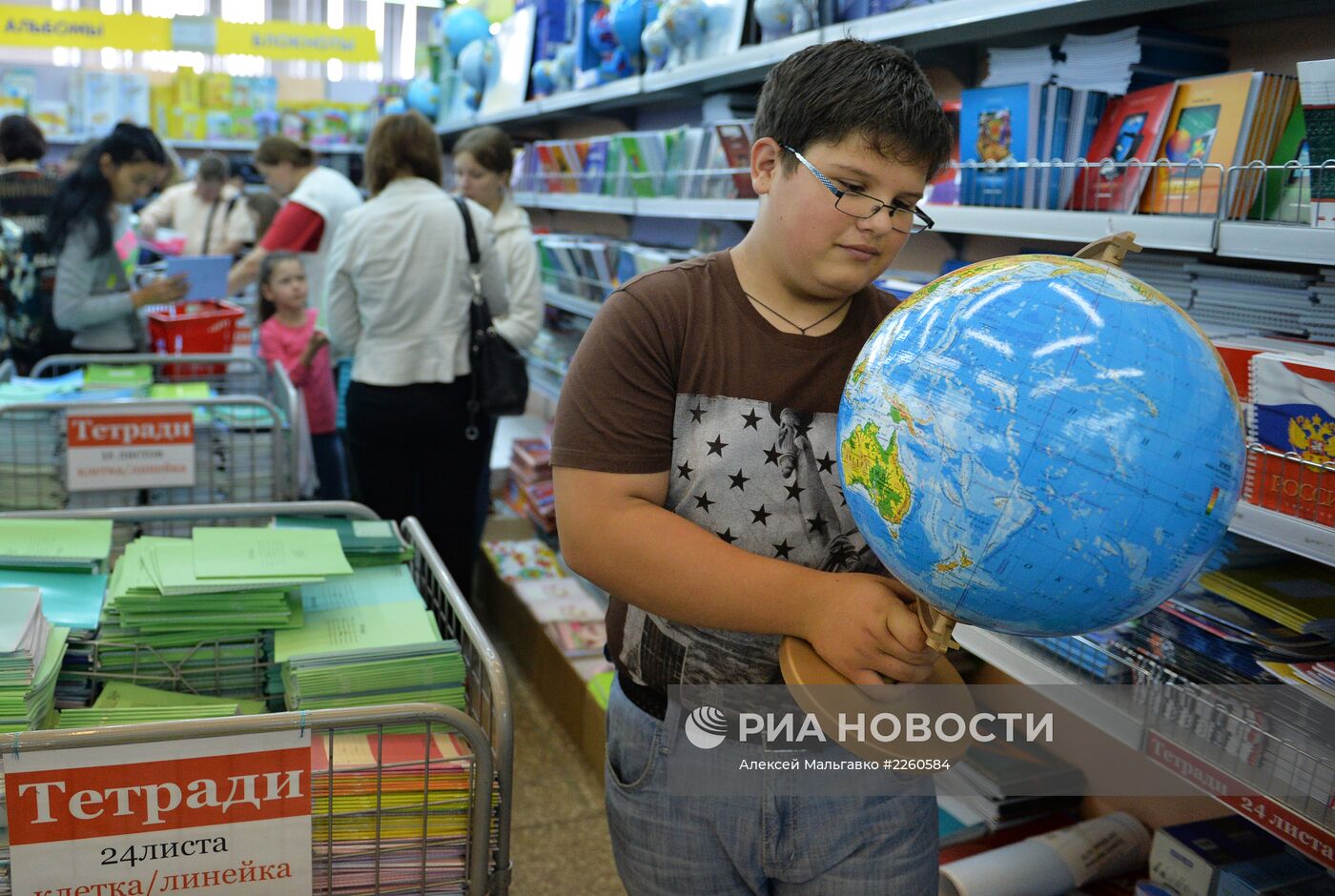Подготовка школьников к новому учебному году в Омске