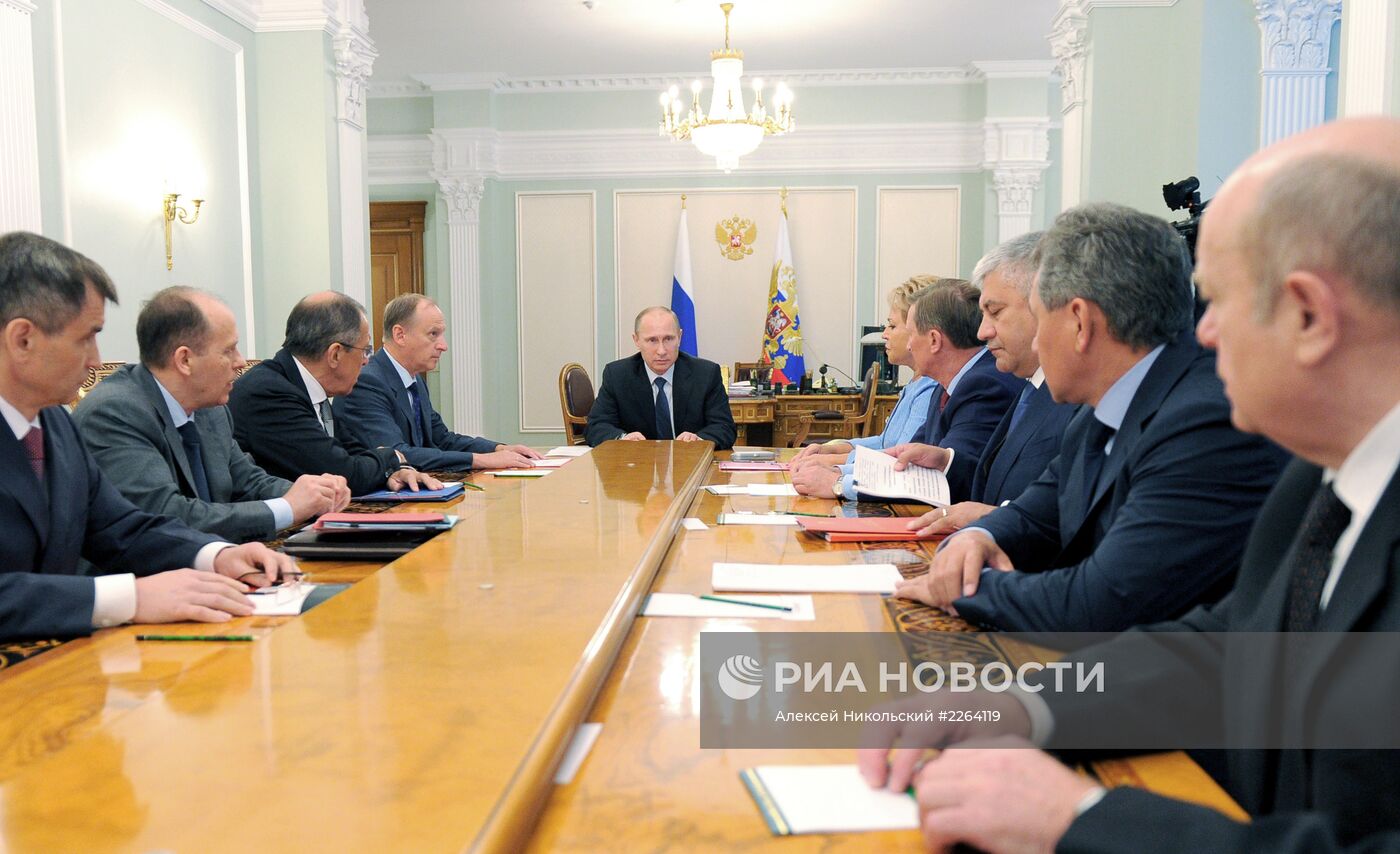 В.Путин проводит заседание Совета безопасности РФ