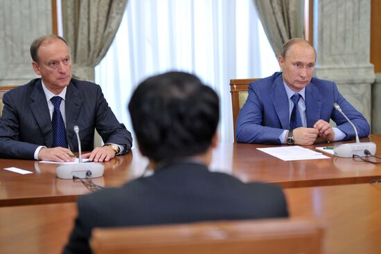 В.Путин провел рабочую встречу с Я.Цзечи