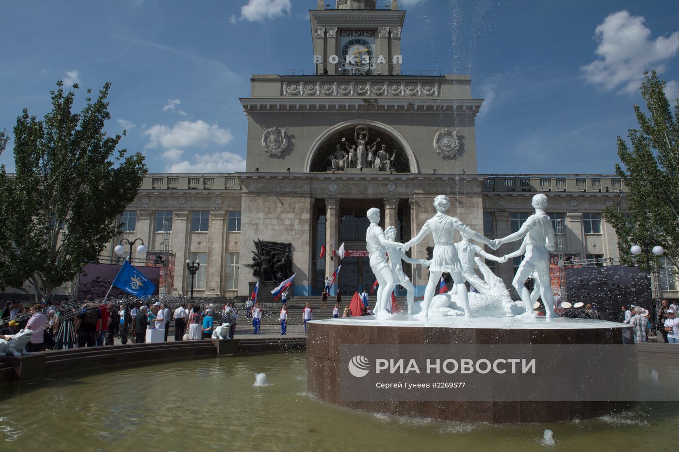 Воссозданный фонтан "Детский хоровод" открыт в Волгограде