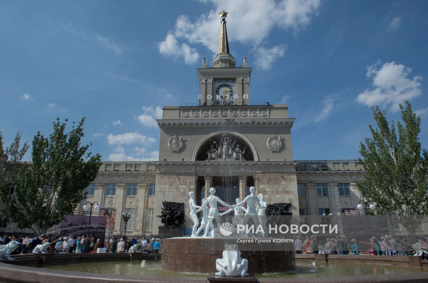 Воссозданный фонтан "Детский хоровод" открыт в Волгограде