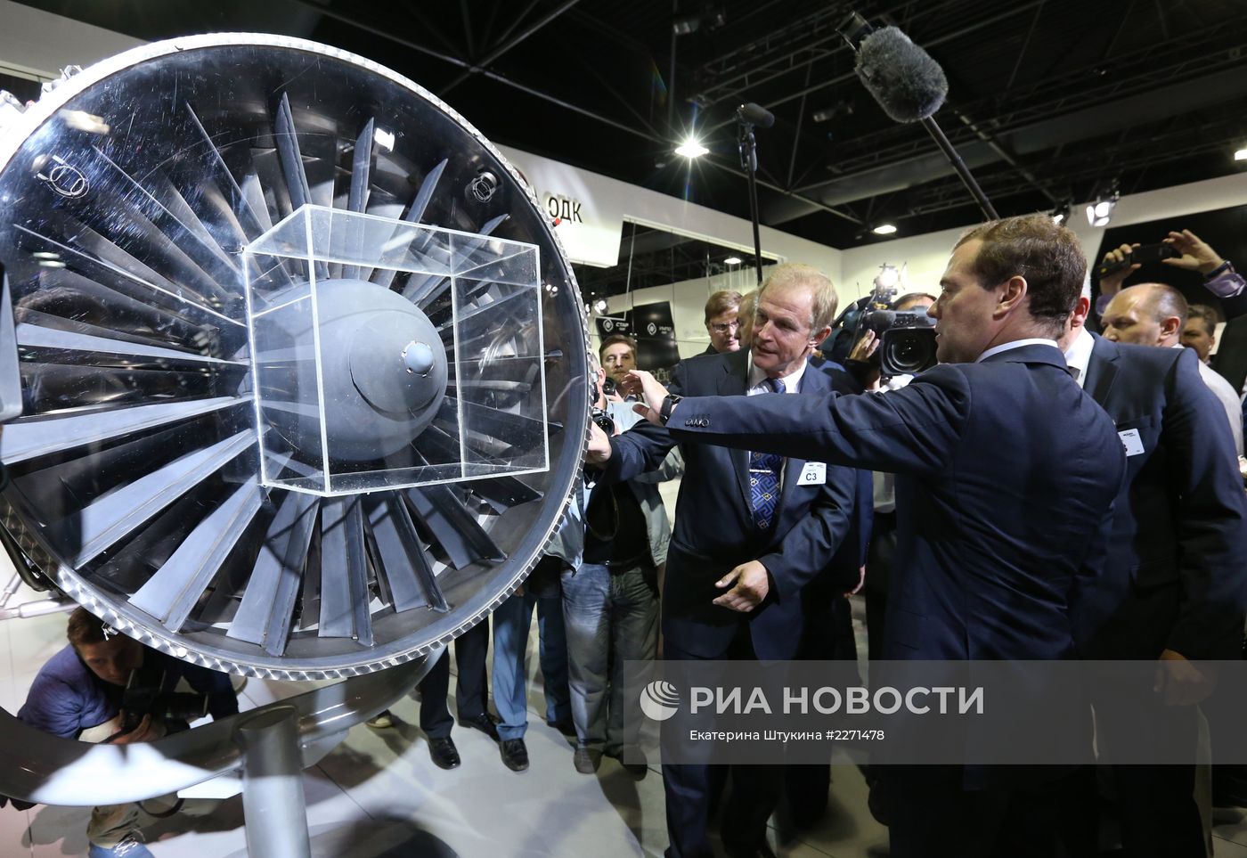 Д.Медведев на Международном авиационно-космическом салоне