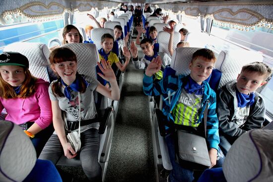 Дети из Амурской области прибыли на отдых во Владивосток