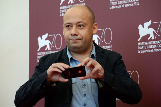 Фотоколл актеров и режиссеров перед открытием Венецианского фест