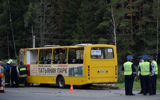 Рейсовый автобус перевернулся на Калужском шоссе