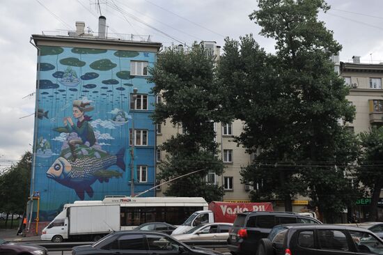 Граффити на фасадах домов в Москве