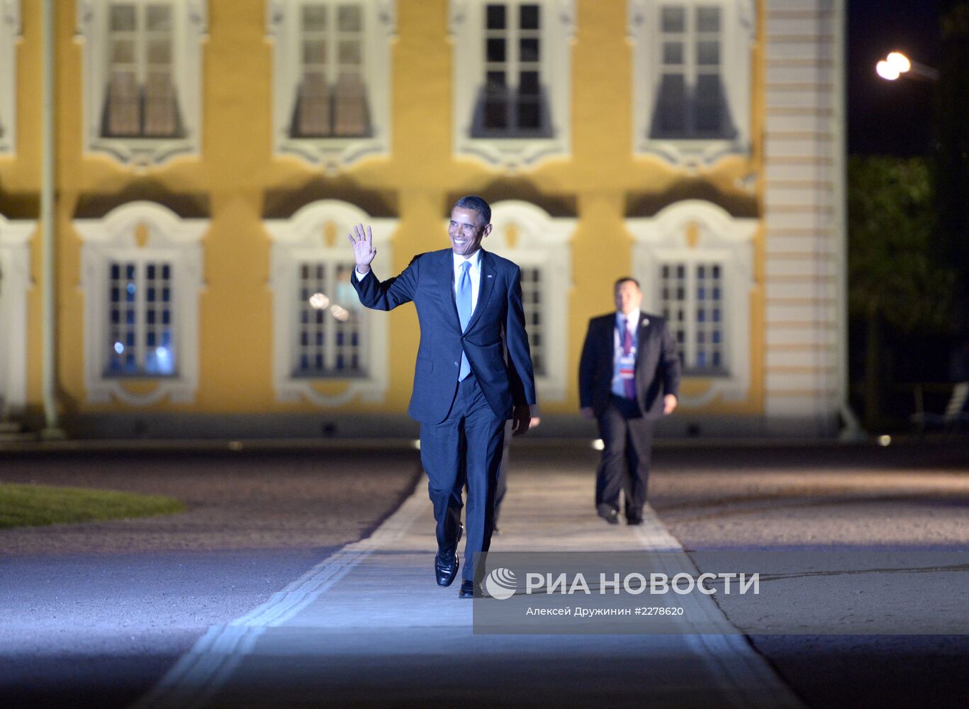 Б.Обама прибыл на ужин с лидерами G20 в Петергоф