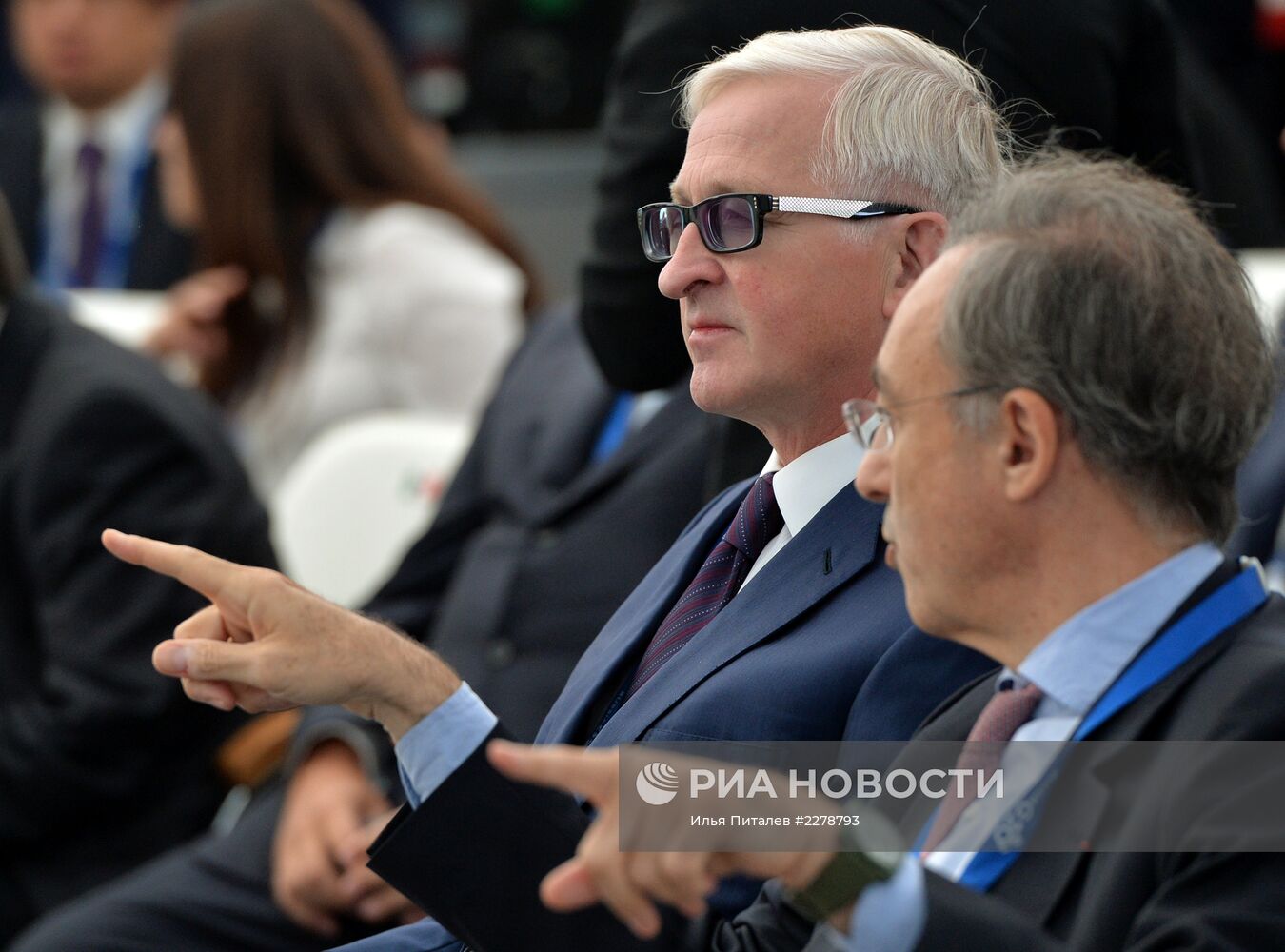 Встреча В. Путина с представителями Business 20 и Labour 20