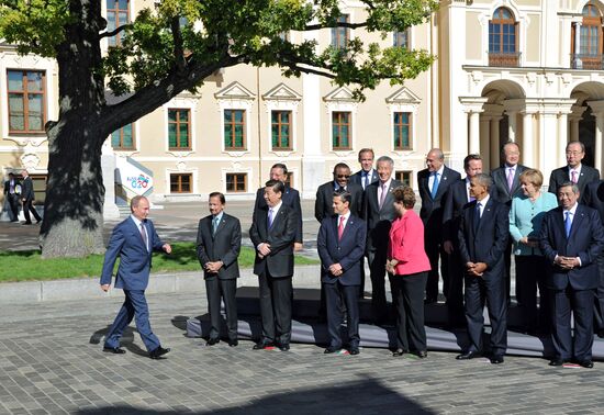 Официальное фотографирование участников саммита G20
