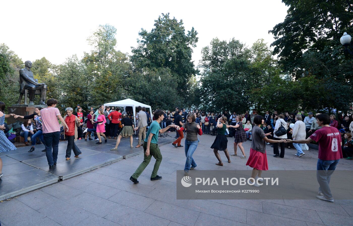 Празднование Дня города на бульварах столицы