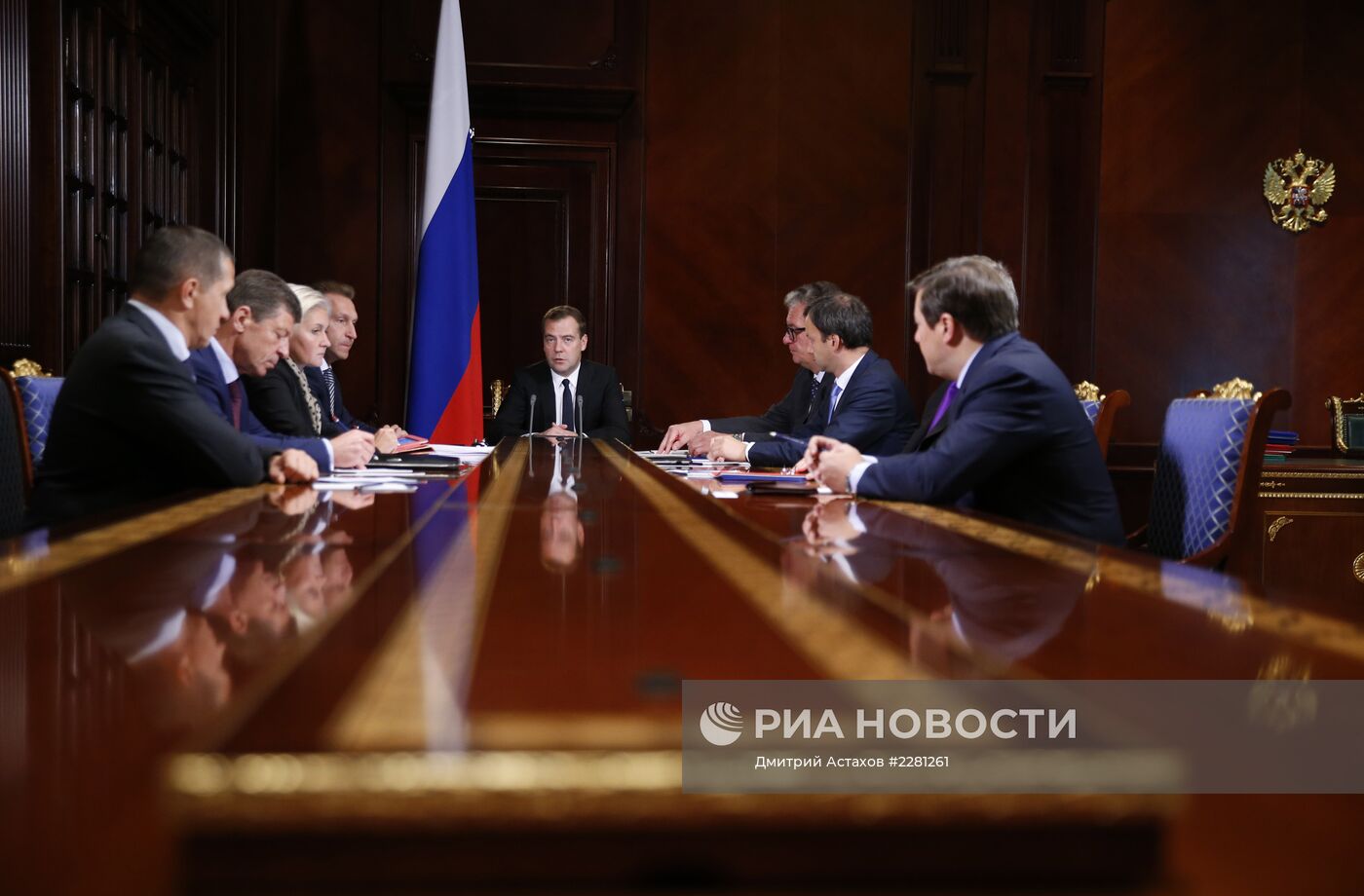 Д.Медведев провел встречу с вице-премьерами РФ