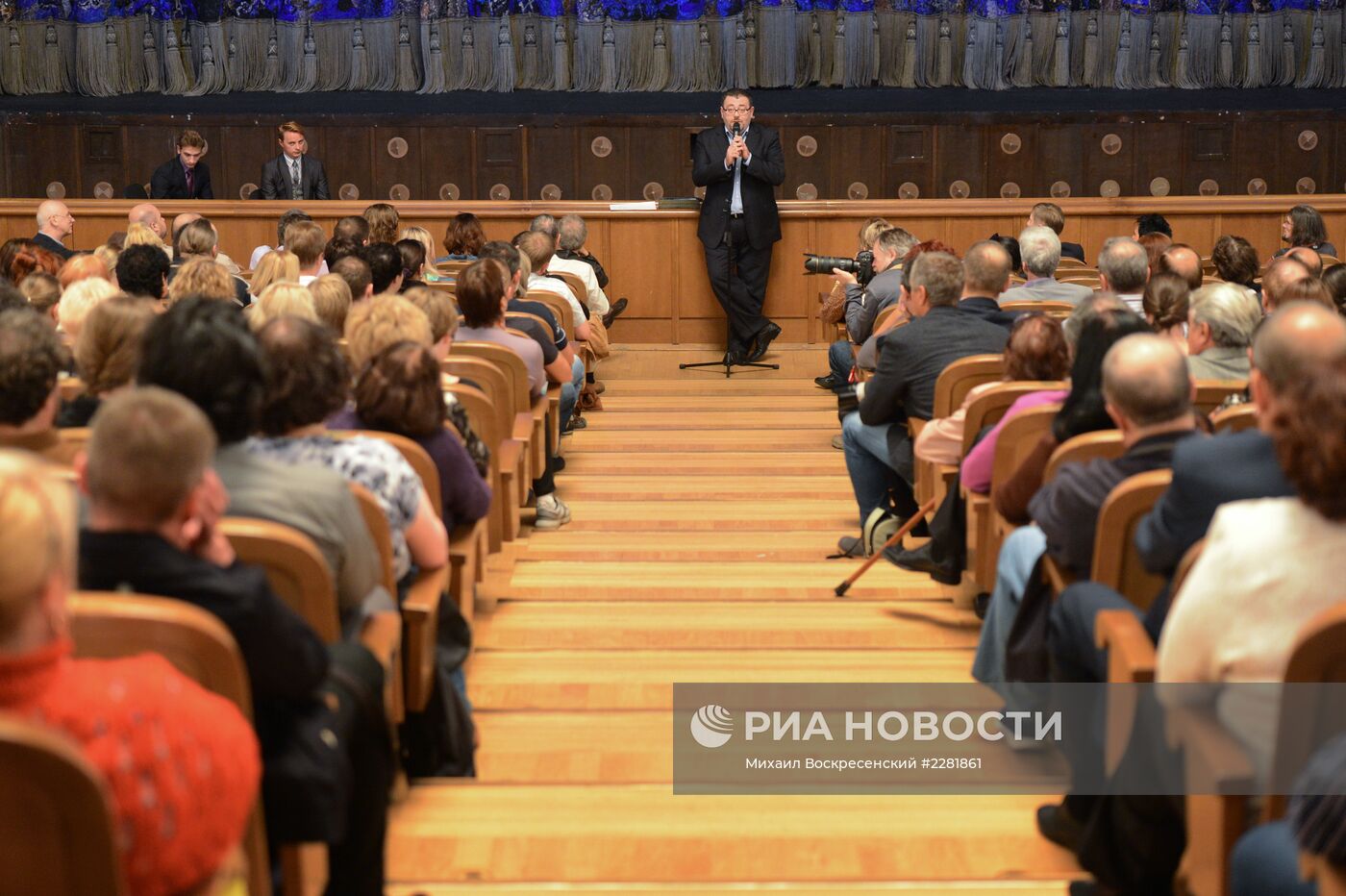 Сбор труппы театра им. Станиславского и Немировича-Данченко